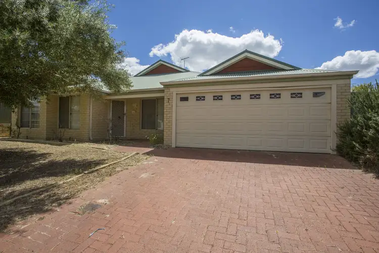 7 Campden Loop, Parmelia WA 6167