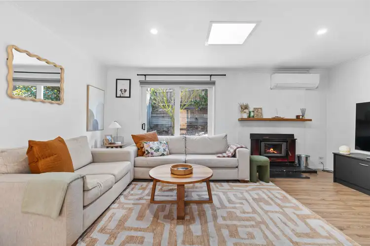 Third view of Homely house listing, 8 Kilburn Crescent, Frankston VIC 3199