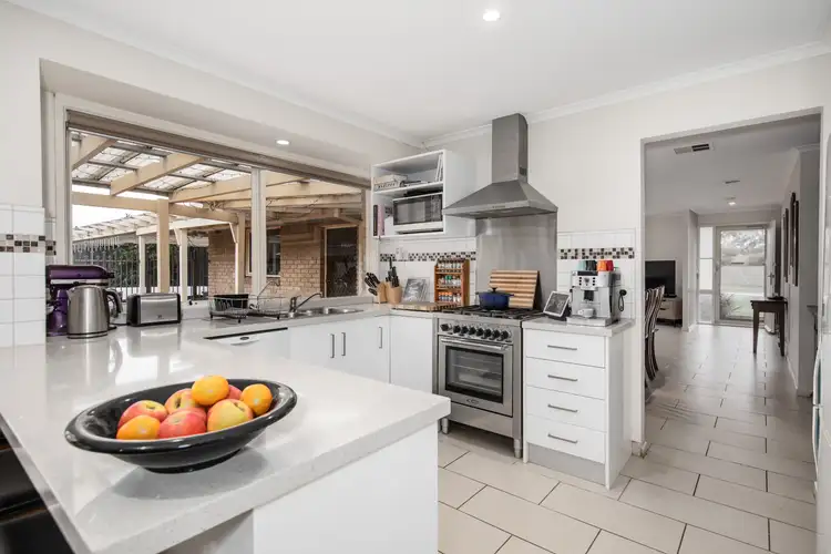 Fifth view of Homely house listing, 3 Troon Court, Sunbury VIC 3429