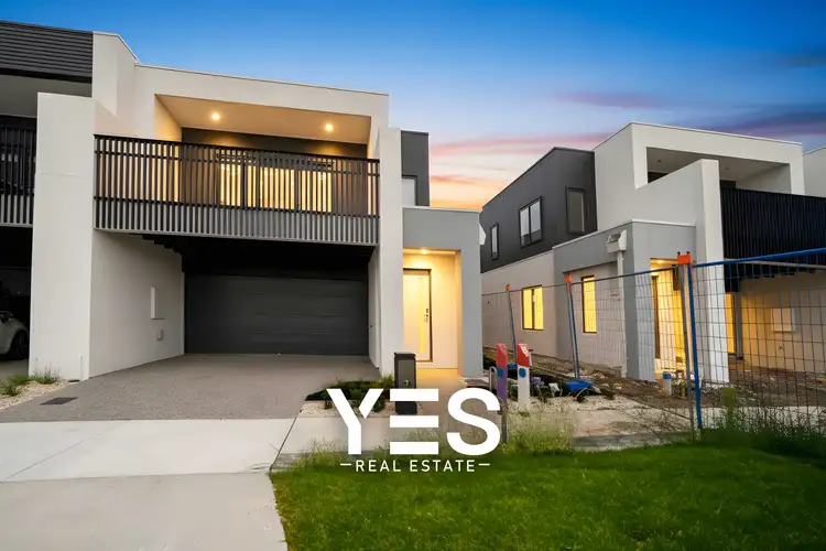 28 Titan Drive, Clyde North VIC 3978