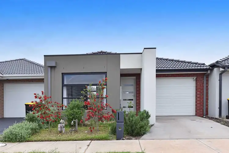 37 Listowel Grove, Rockbank VIC 3335