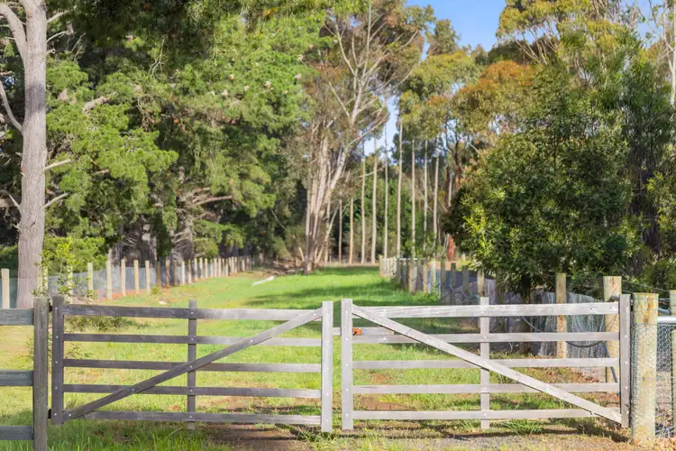 55 Yorkshire Close, Batesford VIC 3213