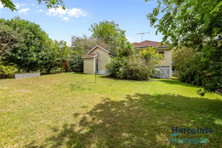 15 Myall Street, Norman Park QLD 4170