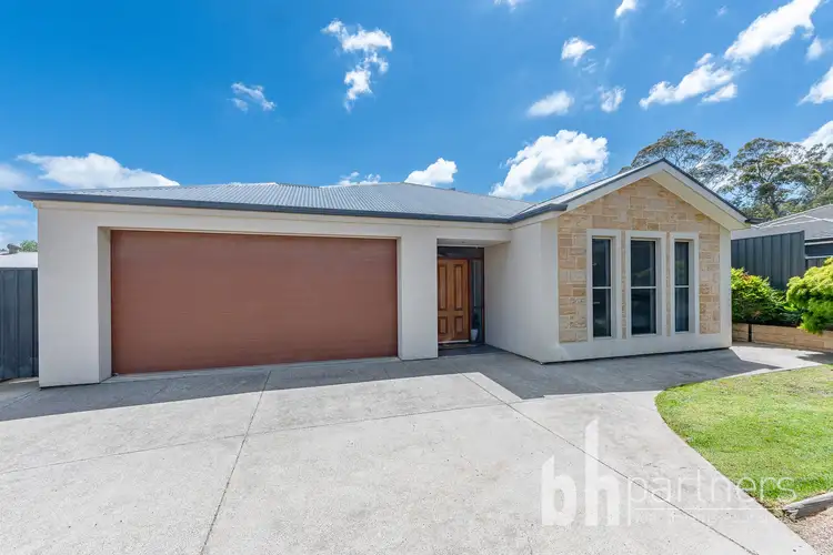 5 Mount Torrens Road