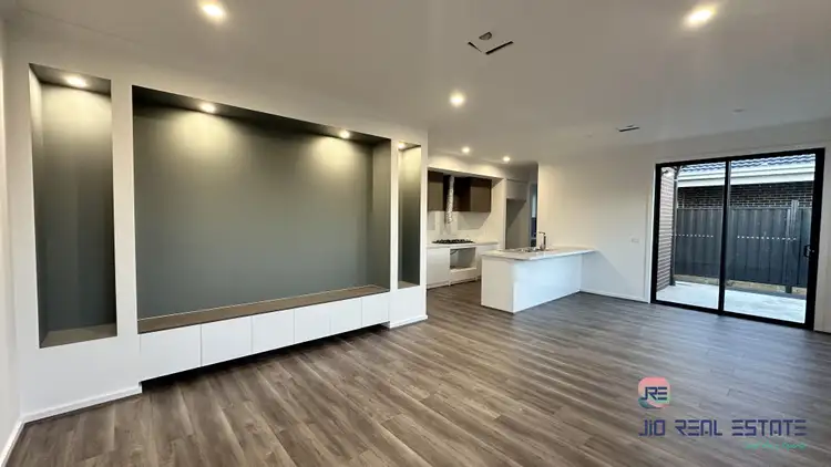 27 Gramercy Place, Strathtulloh VIC 3338