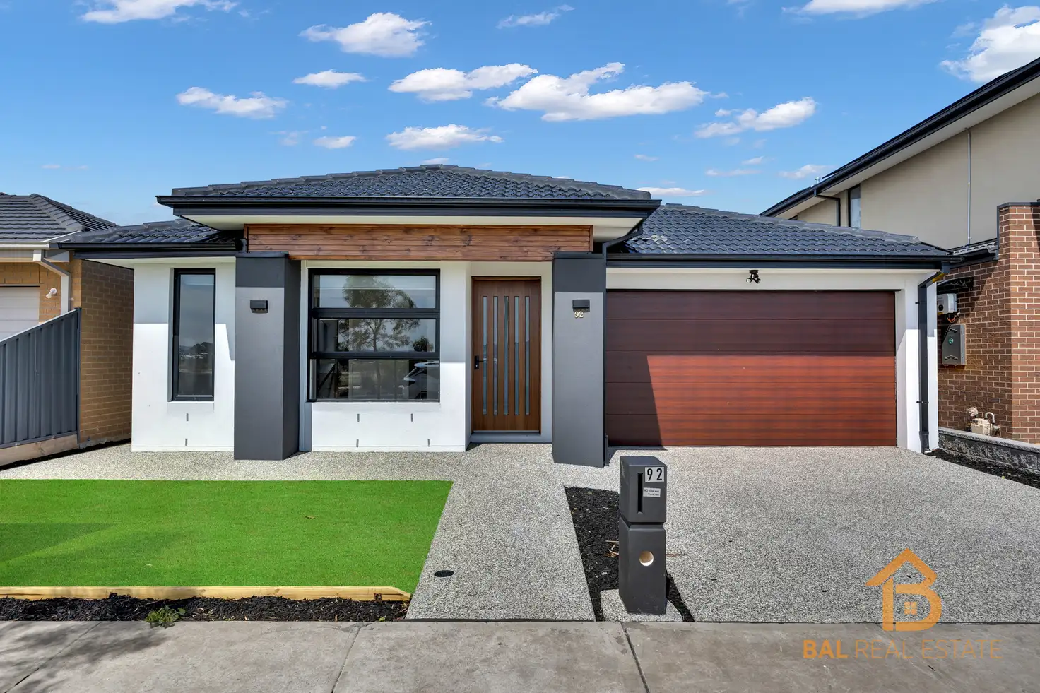 Main view of Homely house listing, 92 Basildon Crescent, Strathtulloh VIC 3338