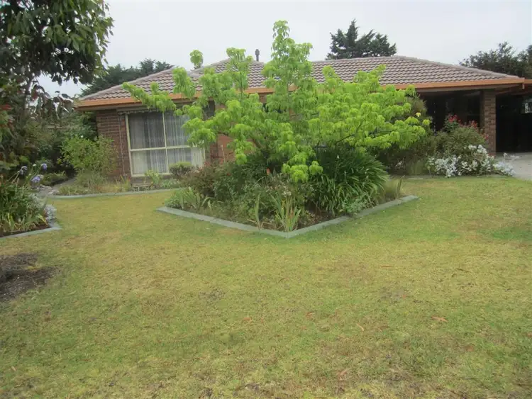 Second view of Homely house listing, 7 CARNOUSTIE DRIVE, Sunbury VIC 3429