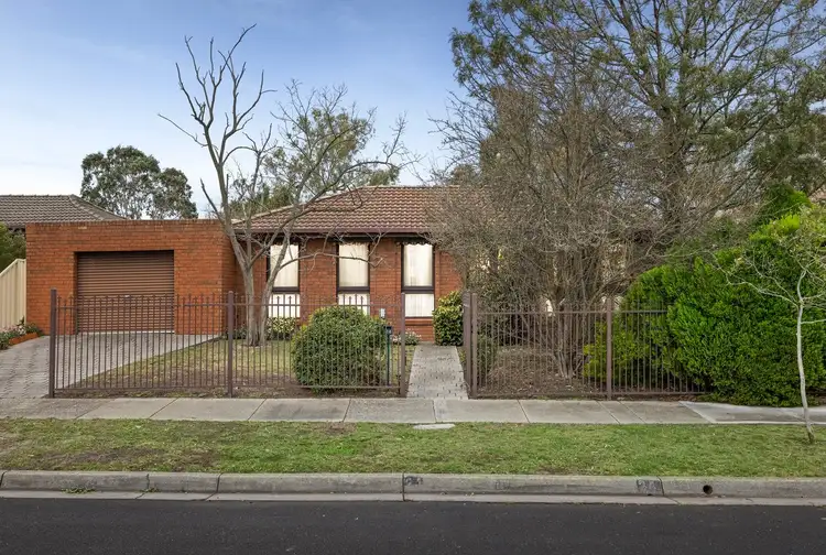 24 Ervine Close, Sunbury VIC 3429