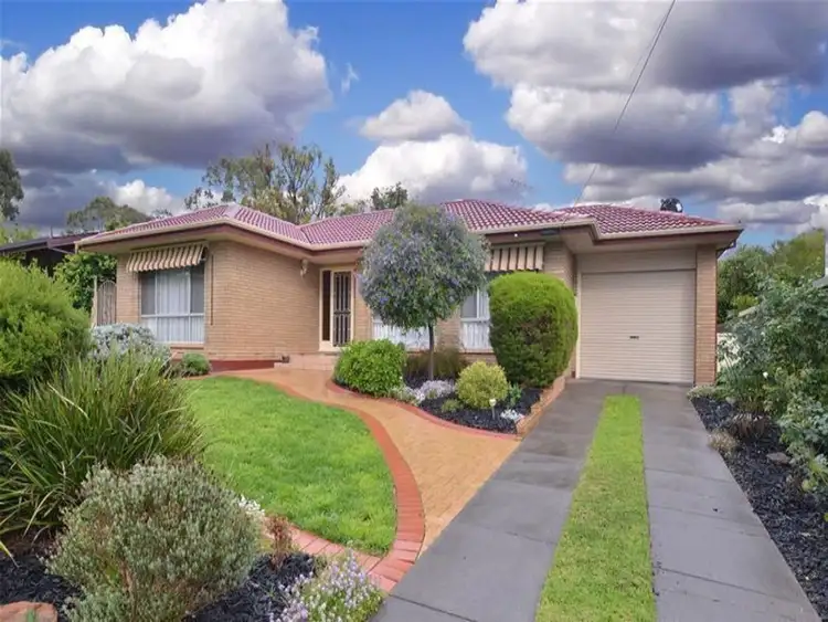 16 Amberly Drive, Happy Valley SA 5159