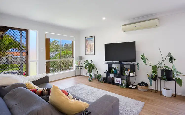 Second view of Homely semi-detached listing, 1/12 Marybeth Crescent, Molendinar QLD 4214