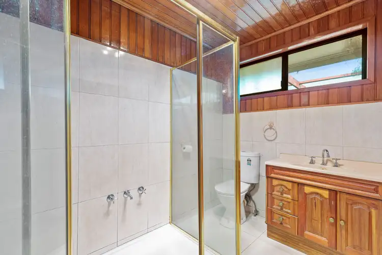 Seventh view of Homely house listing, 5 Seville Court, Kings Park VIC 3021