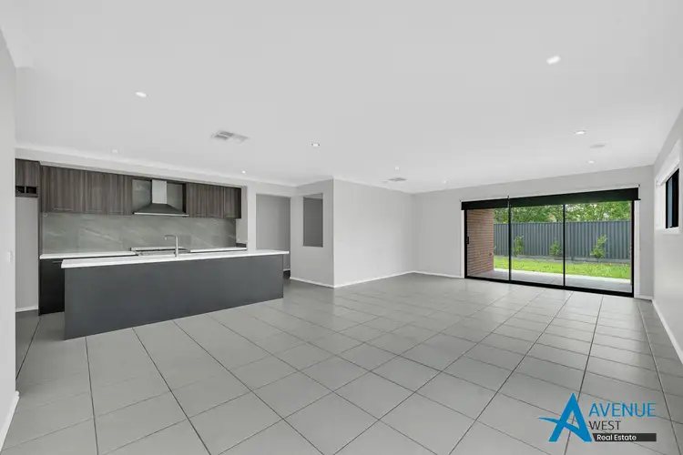 12 Arena Circuit, Strathtulloh VIC 3338