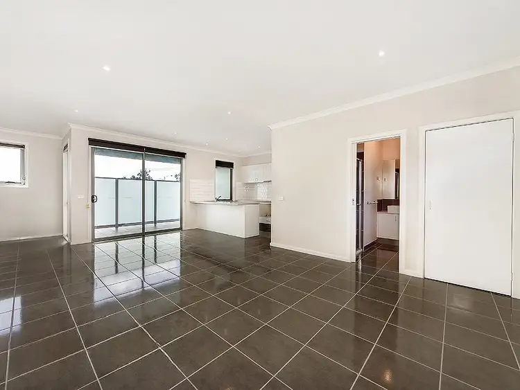 2/519 Ballarat Road, Albion VIC 3020