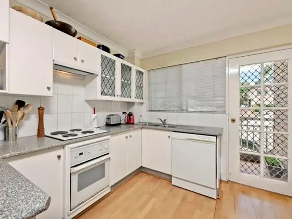 4/24 Baragoola Street, Coorparoo QLD 4151