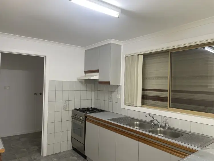 Fifth view of Homely house listing, 2/34 Somerset Drive, Sunshine North VIC 3020