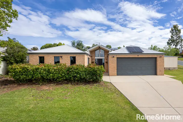 19 Yanko Crescent, Bourkelands NSW 2650