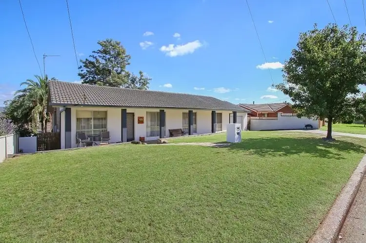 435 Parkview Crescent, Lavington NSW 2641