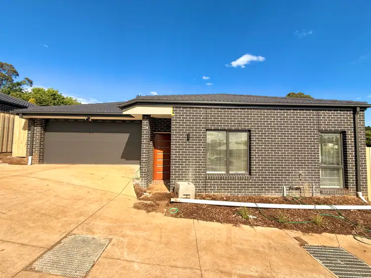 16 Orchard Court, Drouin VIC 3818