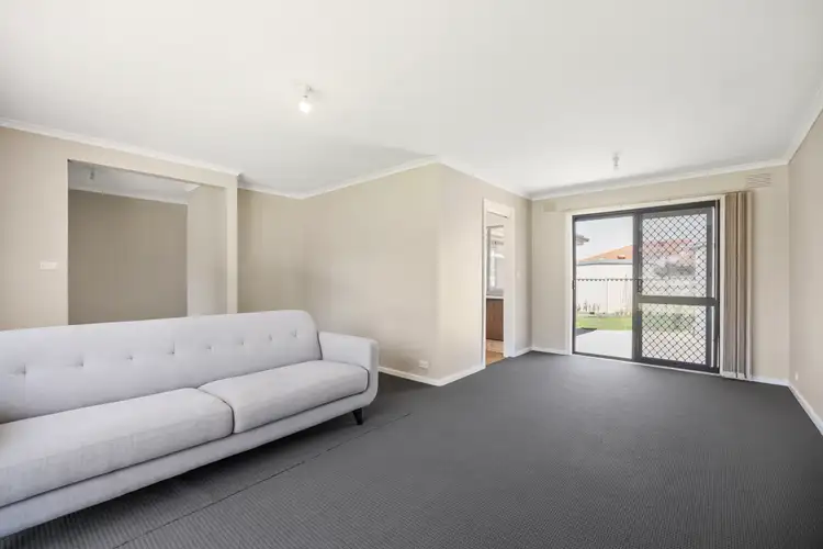 Third view of Homely house listing, 5 Wentworth Court, Sunbury VIC 3429