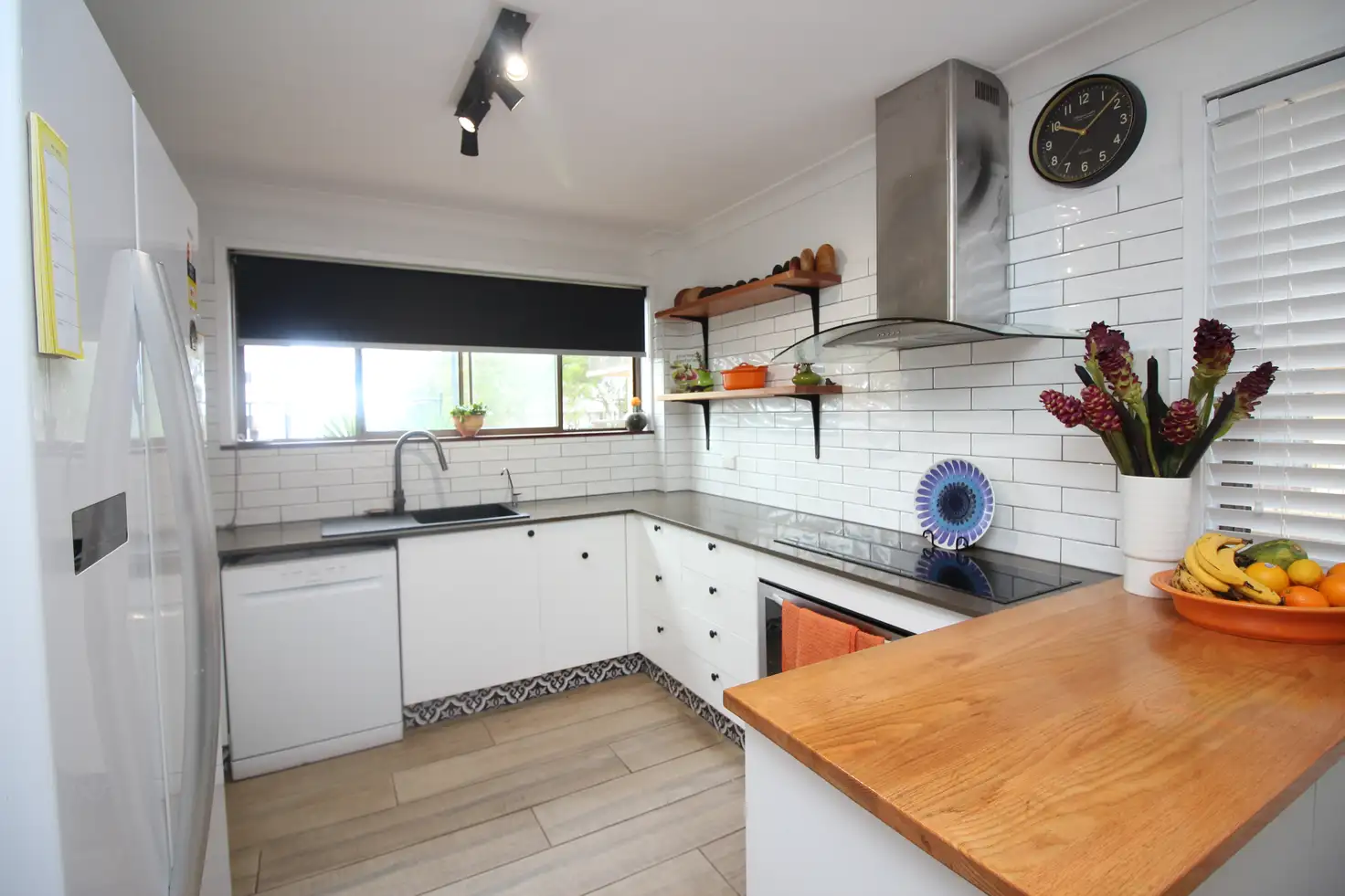 Main view of Homely unit listing, 1/27 Labrador Street, Labrador QLD 4215