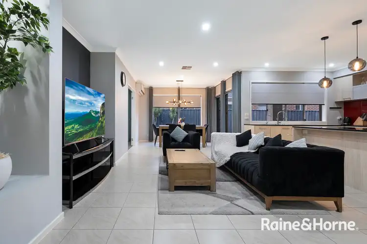 Fifth view of Homely house listing, 10 Lisa Avenue, Pakenham VIC 3810