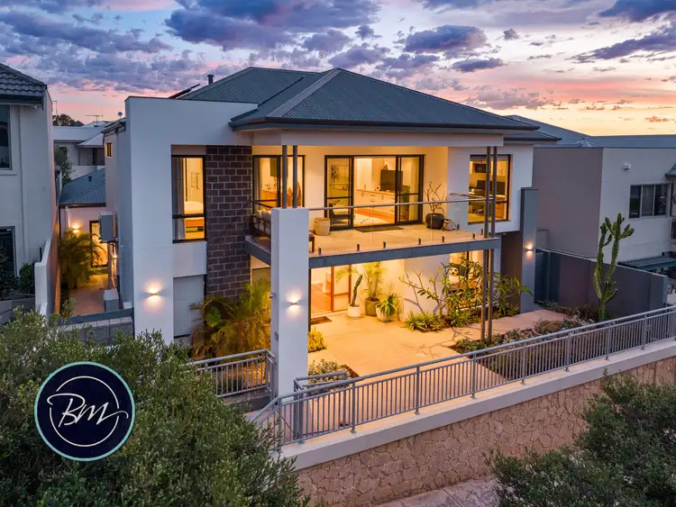 10 Huntress Avenue, North Coogee WA 6163