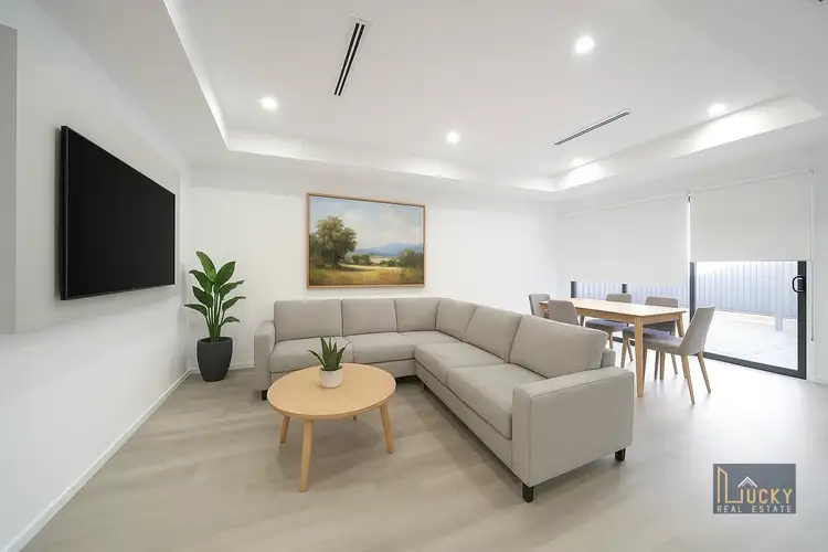 Fifth view of Homely house listing, 6 Honeypot Circuit, Craigieburn VIC 3064