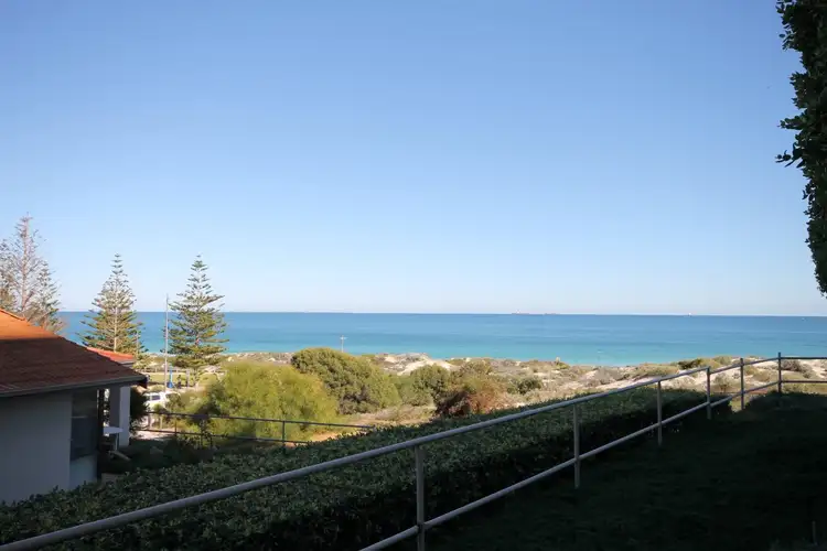 2/1 Reserve Street, Scarborough WA 6019