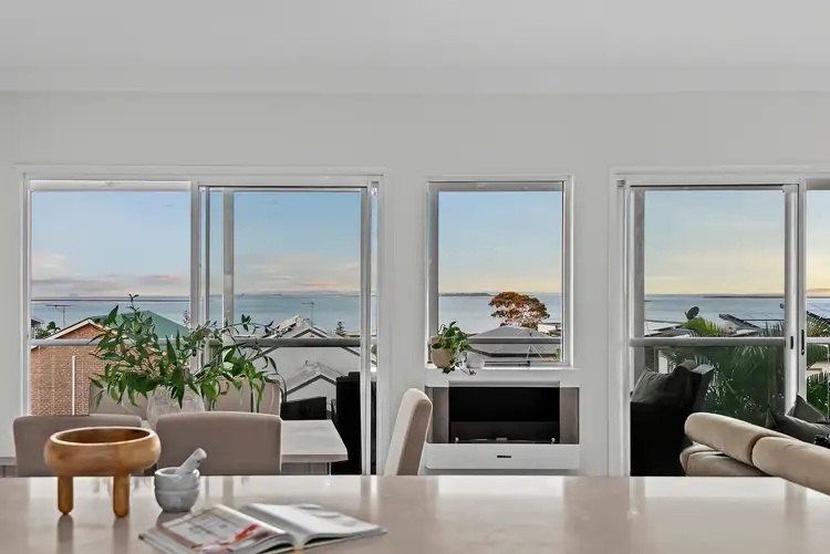 12 Melville Terrace, Wynnum QLD 4178