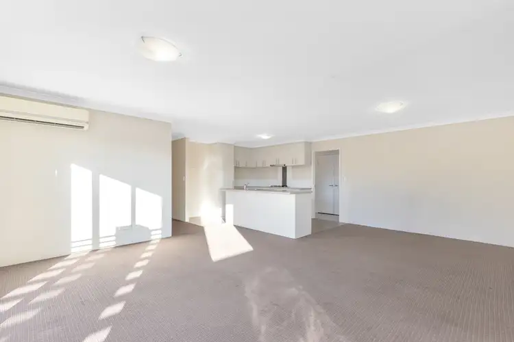 Fourth view of Homely house listing, 2 Moonlight Court, Huntingdale WA 6110