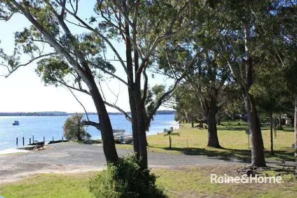 Main view of Homely villa listing, 05/15 Fenninghams Island Road, Bobs Farm NSW 2316