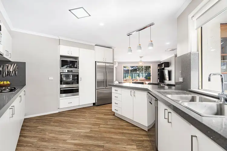 Seventh view of Homely house listing, 5 Loddon Close, Caroline Springs VIC 3023