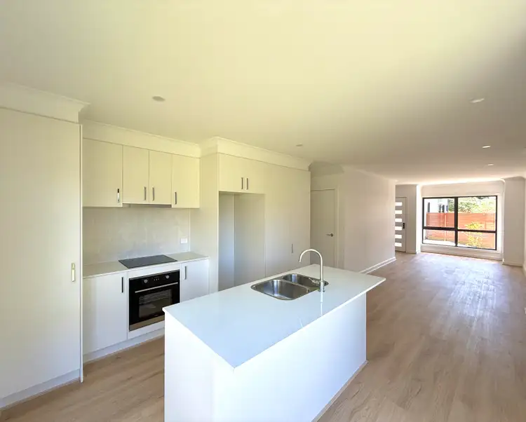 Fourth view of Homely unit listing, 4/10 Park View Road, Drouin VIC 3818