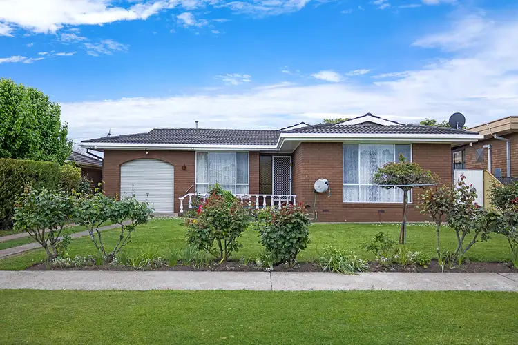 17 Strachan Street, Hamilton VIC 3300