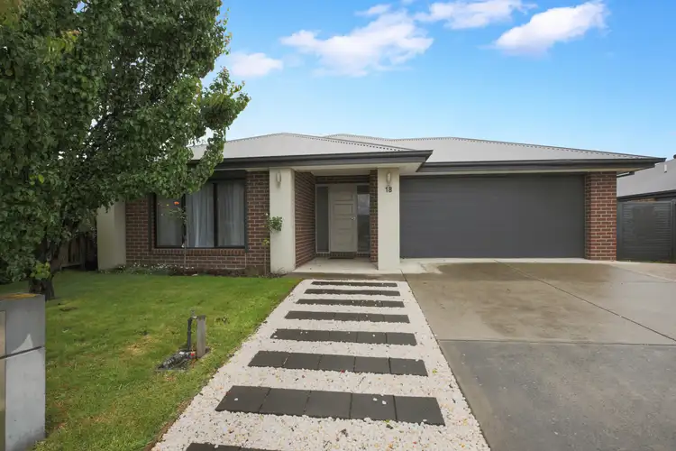 18 Arapiles Drive, Moe VIC 3825