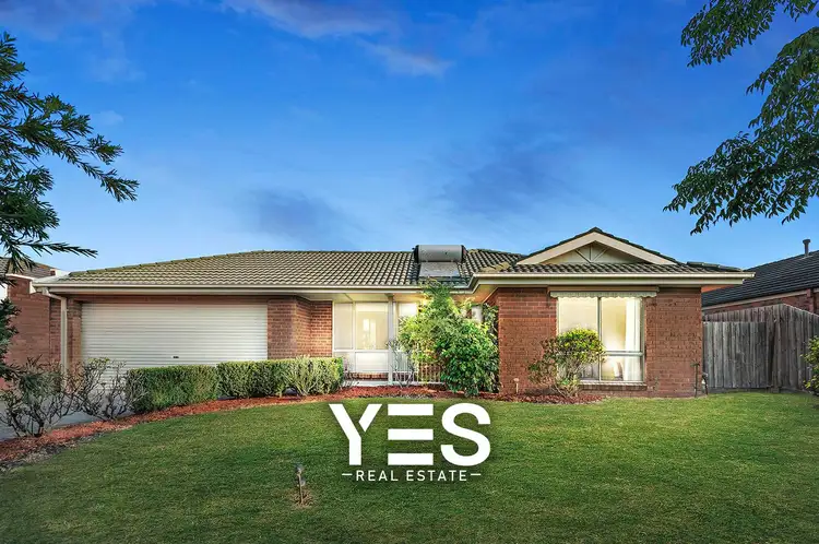 34 Thomas Place, Pakenham VIC 3810