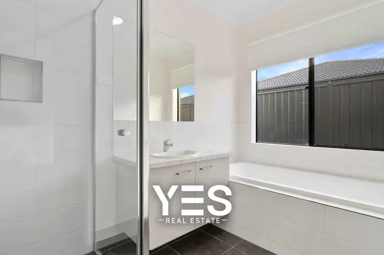 Fifth view of Homely house listing, 21 Grappenhall Avenue, Strathtulloh VIC 3338