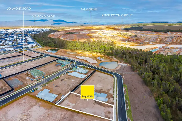 13 Kensington Circuit