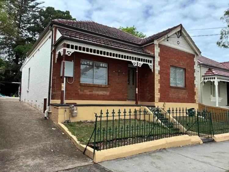 4 Napier Street