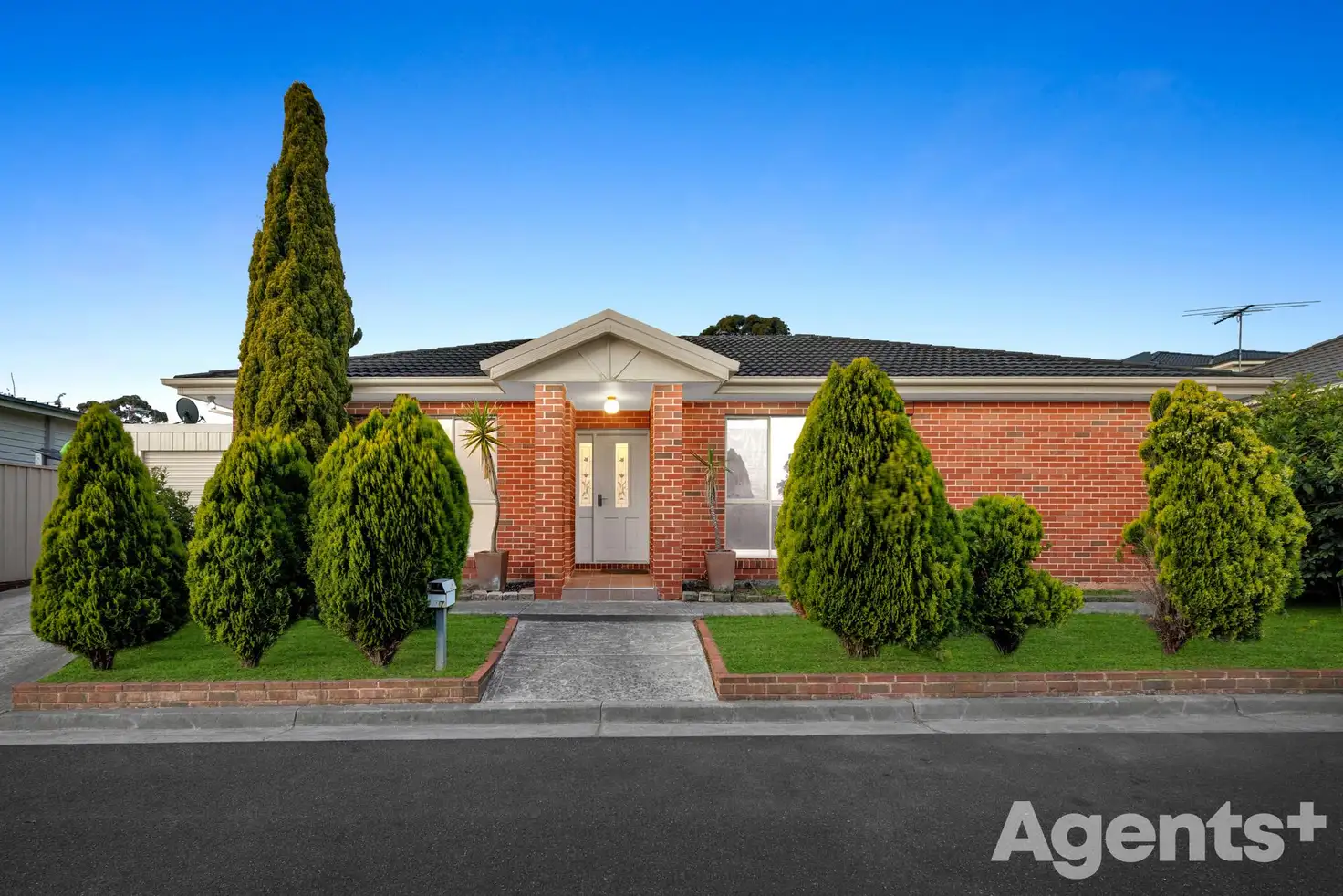 Main view of Homely house listing, 2/17 Mclaughlan Avenue, Eumemmerring VIC 3177