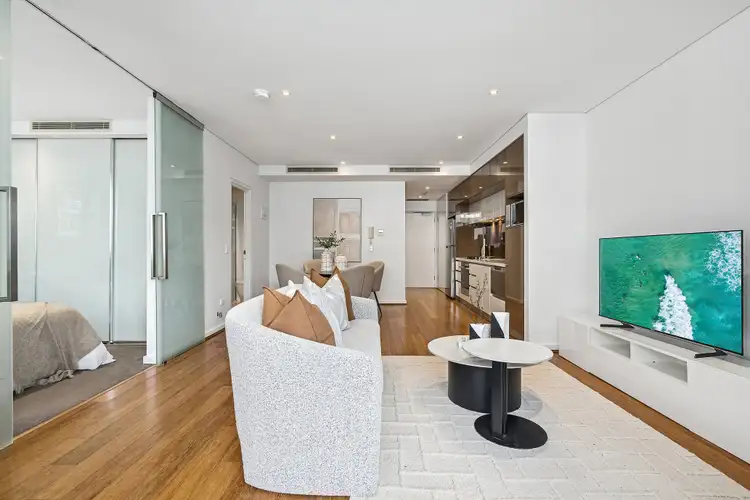 7-13 Centennial Avenue