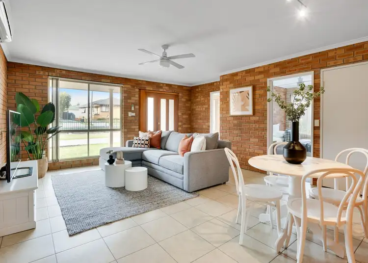 2/498 Hague Street, Lavington NSW 2641