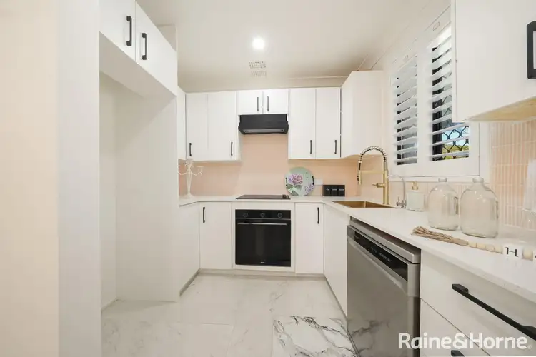 21 Hibiscus Crescent, Macquarie Fields NSW 2564