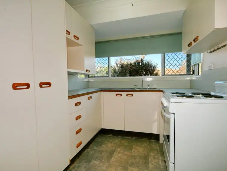 Fourth view of Homely villa listing, 2/26 Ronald Street, Wynnum QLD 4178