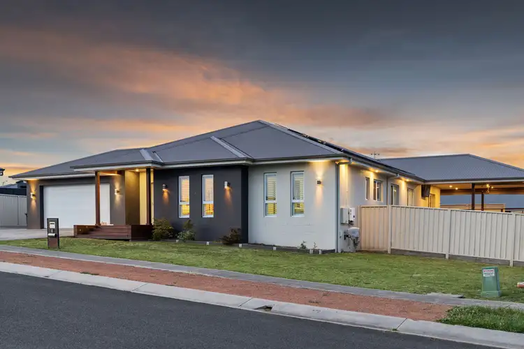 Second view of Homely house listing, 4 Fraser Close, Goulburn NSW 2580