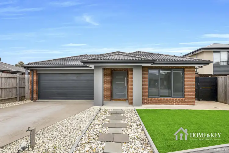 6 Little Kurrajong Avenue