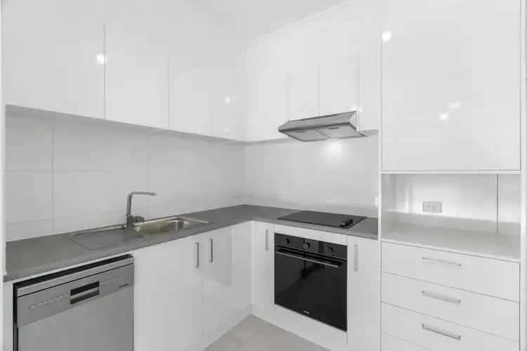 33a Poplars Avenue