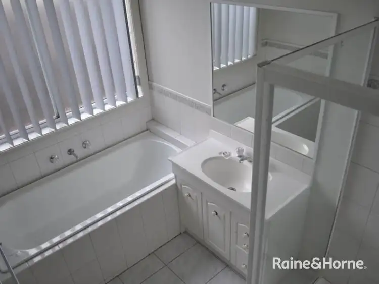 Fifth view of Homely house listing, 32 Patonga Drive, Delahey VIC 3037