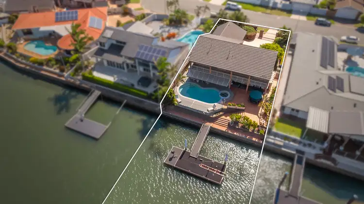 7 Pebble Beach Drive, Runaway Bay QLD 4216