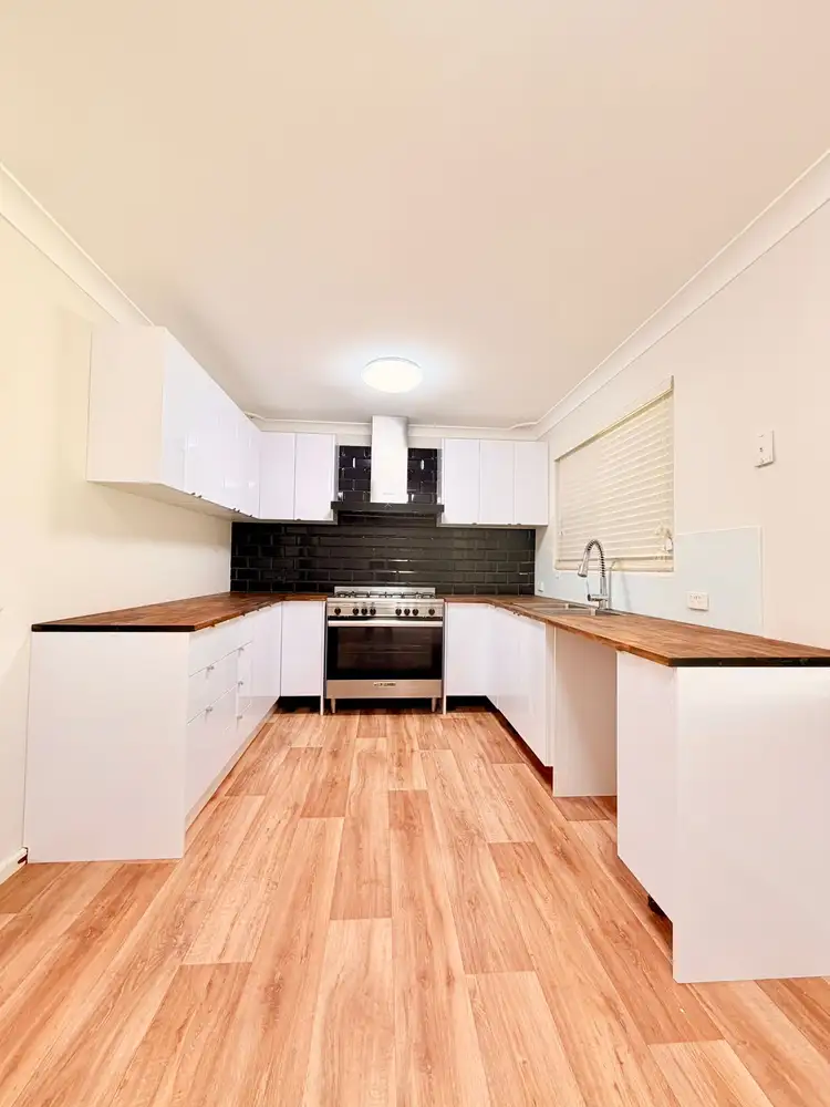 10 Serls Street, Armadale WA 6112